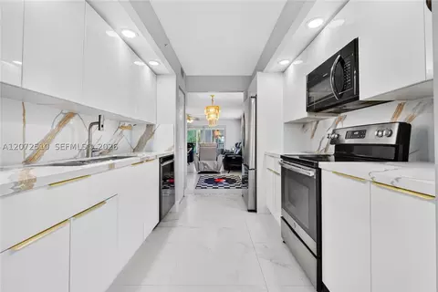 1651 SW 127th Ave #212A, Pembroke Pines, FL 33027