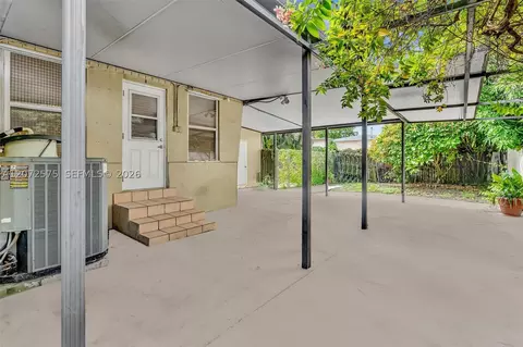 Exterior - 340 W 55th St, Hialeah, FL 33012 photo 2 of 3