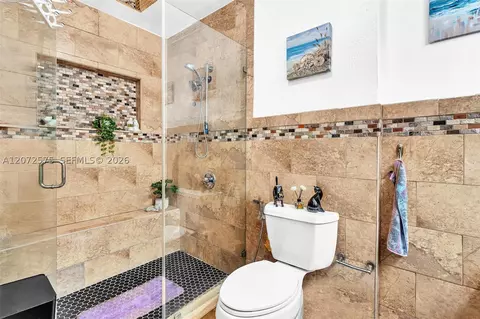 Bath - 340 W 55th St, Hialeah, FL 33012 photo 6 of 6