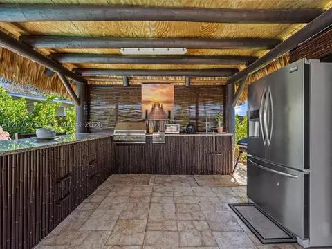 Kitchen - 19800 Eagle Nest Rd, Cutler Bay, FL 33157 photo 2 of 2