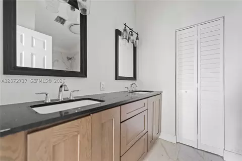 Bath - 19800 Eagle Nest Rd, Cutler Bay, FL 33157 photo 2 of 2