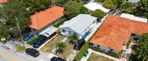 3085 SW 3083 Sw 17th St, Miami, FL 33145