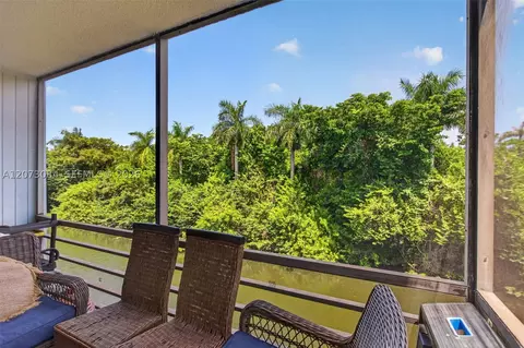 106 Royal Park Dr #3D, Oakland Park, FL 33309