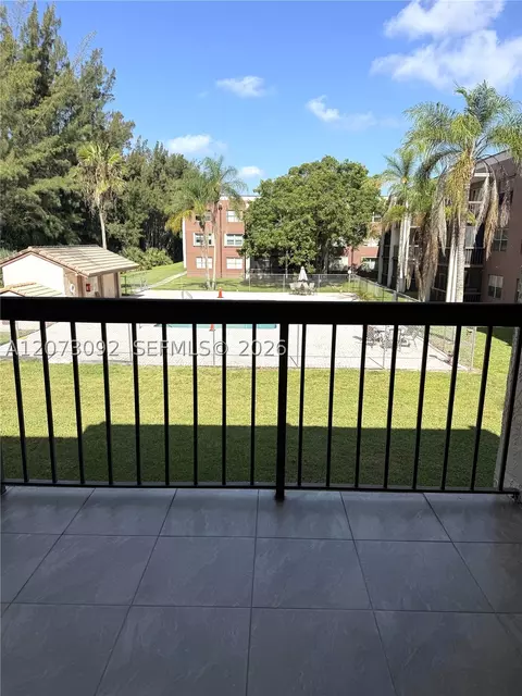 7020 Nova Dr #209D, Davie, FL 33317