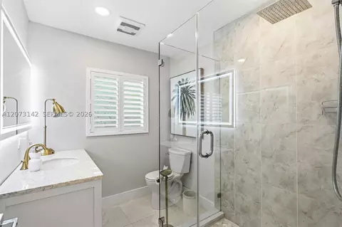 Bath - 932 Bird Rd, Coral Gables, FL 33146 photo 1 of 6