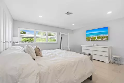 Bedroom - 932 Bird Rd, Coral Gables, FL 33146 photo 5 of 5