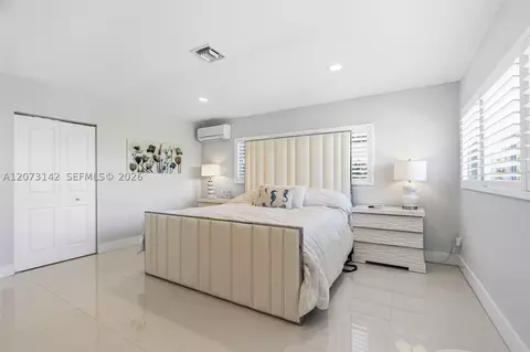 Bedroom - 932 Bird Rd, Coral Gables, FL 33146 photo 3 of 5
