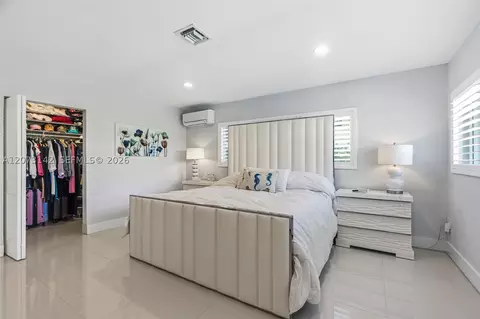 Bedroom - 932 Bird Rd, Coral Gables, FL 33146 photo 4 of 5