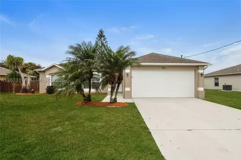 371 SW Feldman Ave, Port Saint Lucie, FL 34953