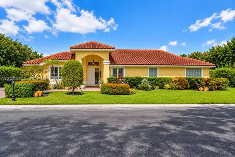 1090 SW 156th Ave, Pembroke Pines, FL 33027