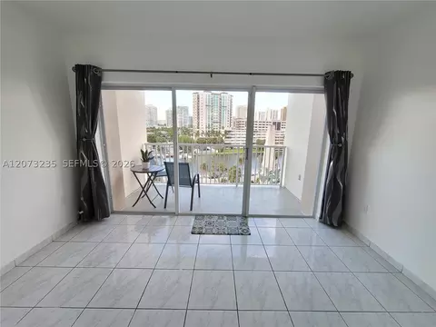 300 Bayview Dr #603, Sunny Isles Beach, FL 33160