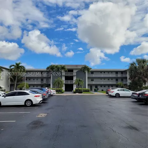 1001 Hillcrest Ct #215, Hollywood, FL 33021