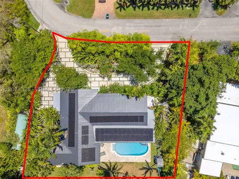 View/Area - 13400 SW 70th Ave, Pinecrest, FL 33156 photo 10 of 11