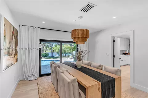 Dining - 13400 SW 70th Ave, Pinecrest, FL 33156 photo 2 of 3