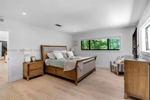 Bedroom - 13400 SW 70th Ave, Pinecrest, FL 33156 photo 5 of 6