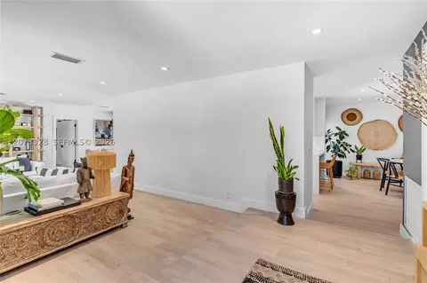 Entry Way - 13400 SW 70th Ave, Pinecrest, FL 33156 photo 1 of 2