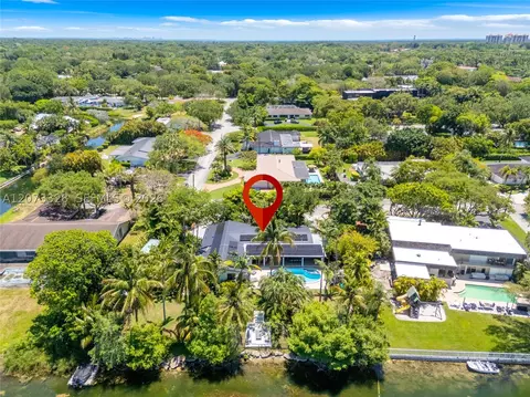 View/Area - 13400 SW 70th Ave, Pinecrest, FL 33156 photo 6 of 11