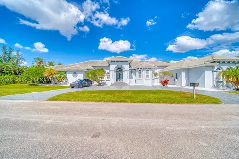 901 NW 122nd Ave, Plantation, FL 33325