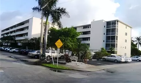 1425 Arthur St #414B, Hollywood, FL 33020