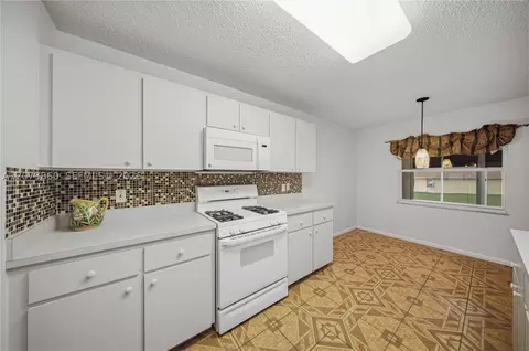 Kitchen - 9649 SW 93 Loop, Ocala, FL 34481 photo 1 of 2