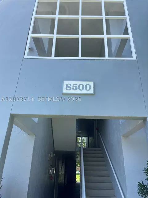 8500 SW 212th St #309, Cutler Bay, FL 33189