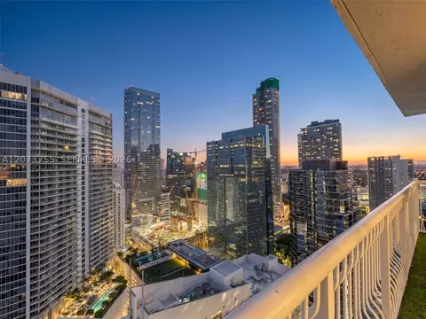 1200 Brickell Bay Dr #4101, Miami, FL 33131