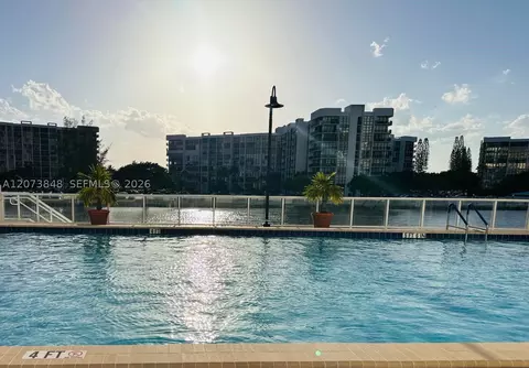 3000 S Ocean Dr #1218, Hollywood, FL 33019