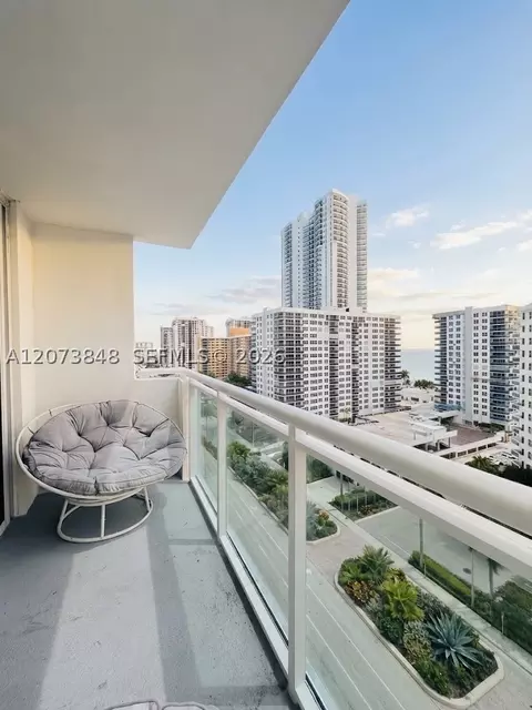3000 S Ocean Dr #1218, Hollywood, FL 33019