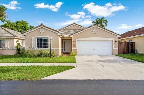 15840 SW 85th St, Miami, FL 33193