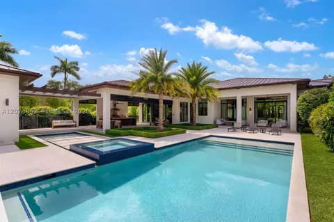 Exterior - 10860 SW 67th Ct, Pinecrest, FL 33156 photo 6 of 10