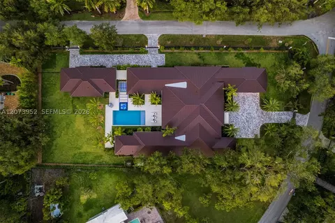 View/Area - 10860 SW 67th Ct, Pinecrest, FL 33156 photo 4 of 4