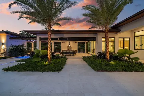 Exterior - 10860 SW 67th Ct, Pinecrest, FL 33156 photo 10 of 10