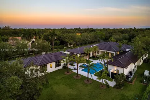 View/Area - 10860 SW 67th Ct, Pinecrest, FL 33156 photo 3 of 4