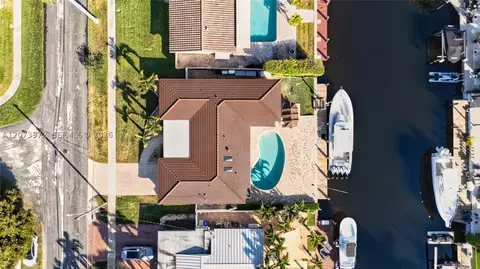 View/Area - 800 SE 3rd Ter, Pompano Beach, FL 33060 photo 2 of 3