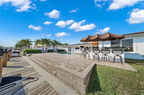 Exterior - 800 SE 3rd Ter, Pompano Beach, FL 33060 photo 1 of 6