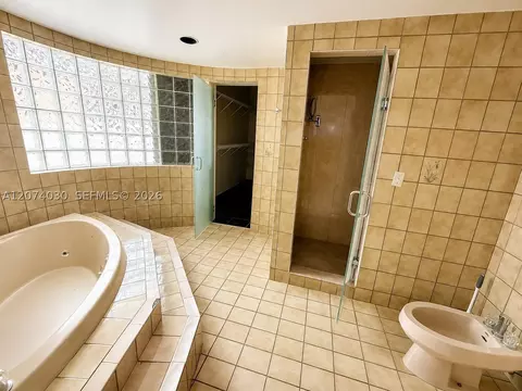 5840 W 3rd Ln, Hialeah, FL 33012 photo 6