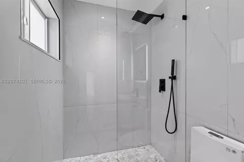 Bath - 3197 W 79th Pl, Hialeah, FL 33018 photo 5 of 5
