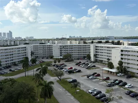 18011 Biscayne Blvd #905, Aventura, FL 33160
