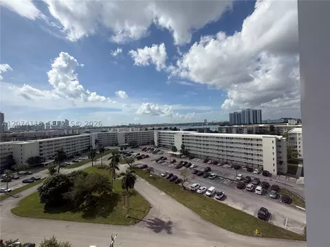 18011 Biscayne Blvd #905, Aventura, FL 33160