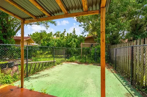 Exterior - 3711 Riverside Dr, Coral Springs, FL 33065 photo 4 of 4