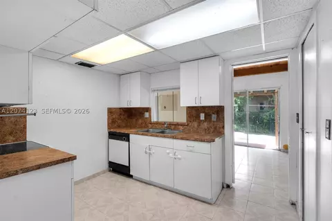 Kitchen - 3711 Riverside Dr, Coral Springs, FL 33065 photo 1 of 2