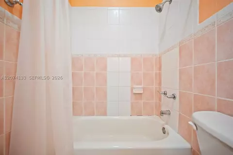 Bath - 1006 Bayberry Loop, Clewiston, FL 33440 photo 5 of 5