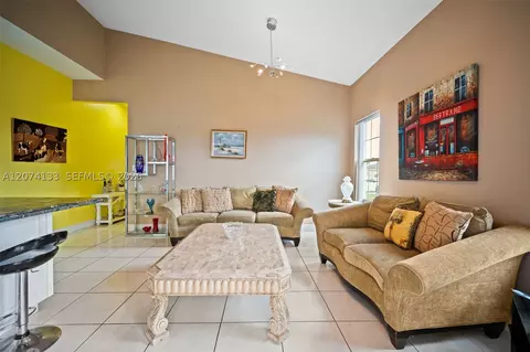 Living - 1006 Bayberry Loop, Clewiston, FL 33440 photo 2 of 2