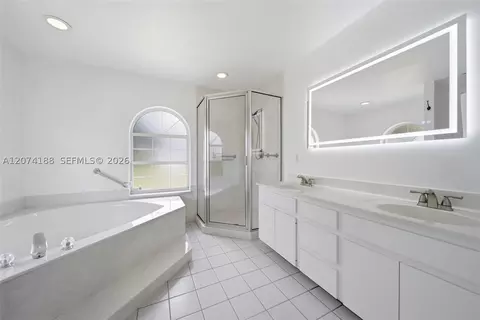 Bath - 4698 NW 110th Ave, Ocala, FL 34482 photo 1 of 2