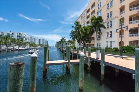 3001 NE 185th St #417, Aventura, FL 33180