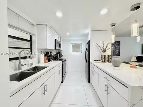 3432 NW 86th Way #201, Sunrise, FL 33351