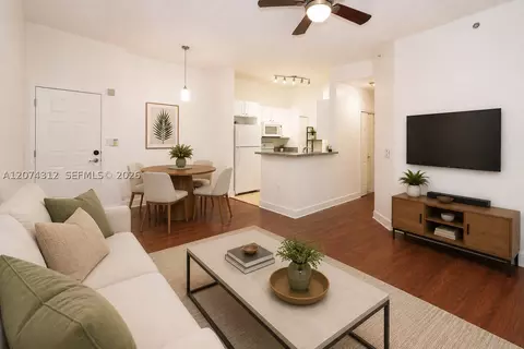 6001 SW 70th St #137, South Miami, FL 33143