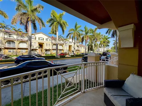 8964 W Flagler St #107, Miami, FL 33174