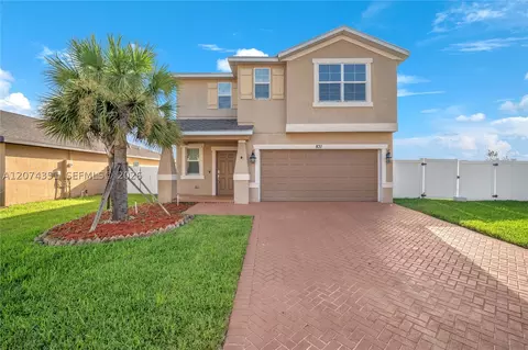 831 Bent Creek Dr, Fort Pierce, FL 34947