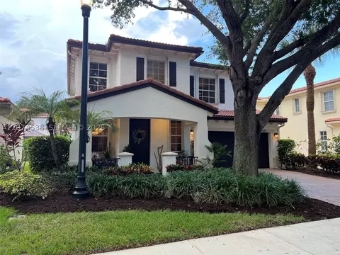 425 Pumpkin Dr, Palm Beach Gardens, FL 33410